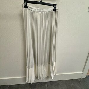 Nordstrom Silver & Cream Pleated Skirt